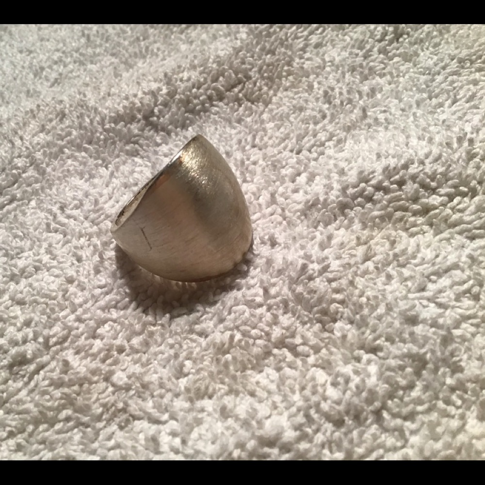 Silver tone ring - Picture 2 of 3